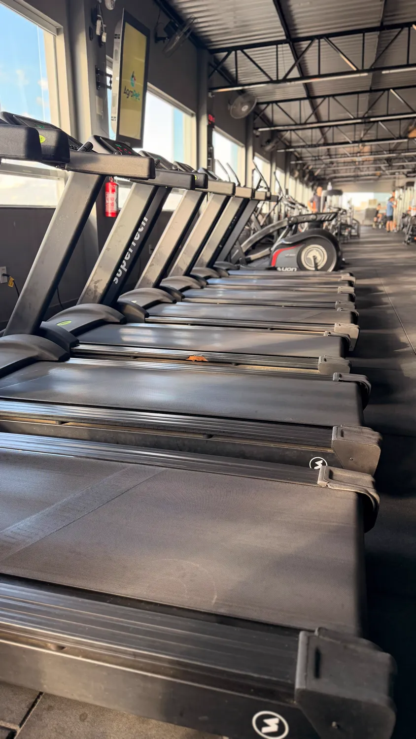 Ambiente da Academia Top Fitness